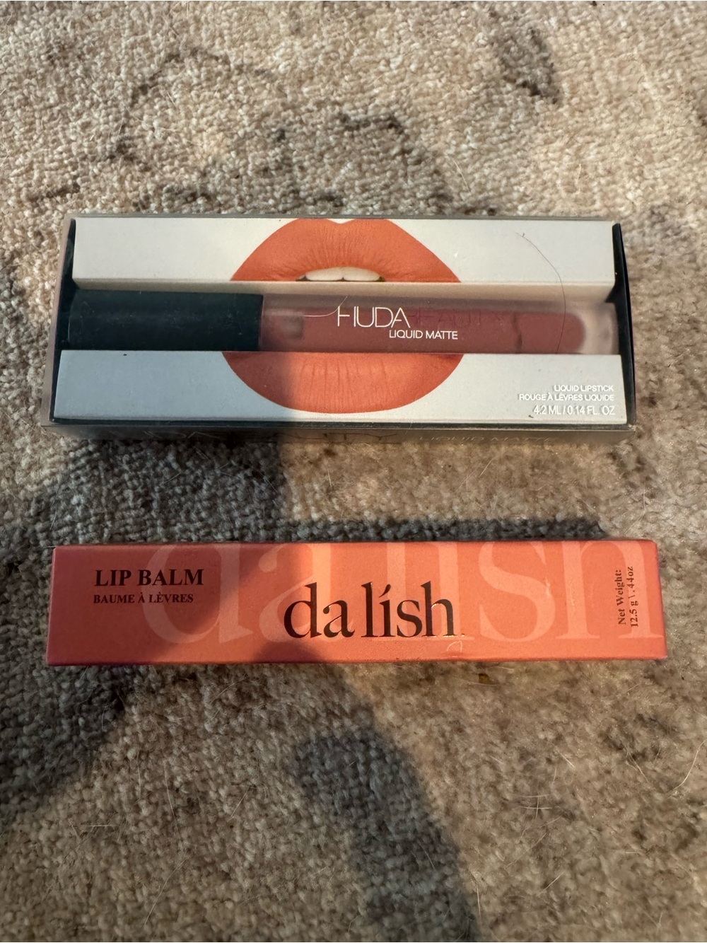 HUDA BEAUTY Liquid Matte Lipstick — Coral Peach / Warm Peach